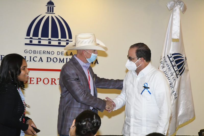 Trey__Johnson's tweet photo. Trey teaching leadership at the University with teachers &amp; principals. And last picture is the Minister of Sports for the Dominican Republic 🇩🇴 

#maxwelltransformdr 
#treyjohnsonleadership #dominicanrepublic🇩🇴 https://t.co/4WKXczwJsP