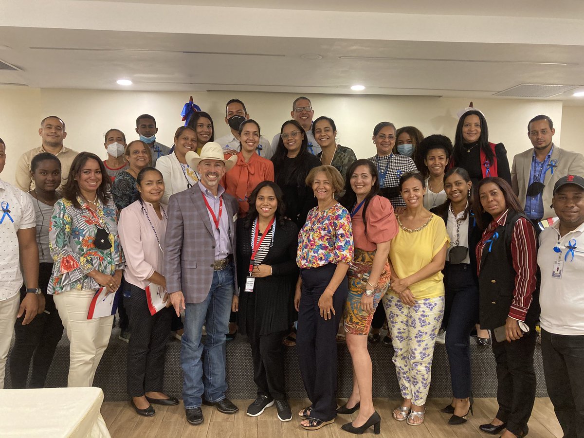 Trey__Johnson's tweet photo. Trey teaching leadership at the University with teachers &amp; principals. And last picture is the Minister of Sports for the Dominican Republic 🇩🇴 

#maxwelltransformdr 
#treyjohnsonleadership #dominicanrepublic🇩🇴 https://t.co/4WKXczwJsP