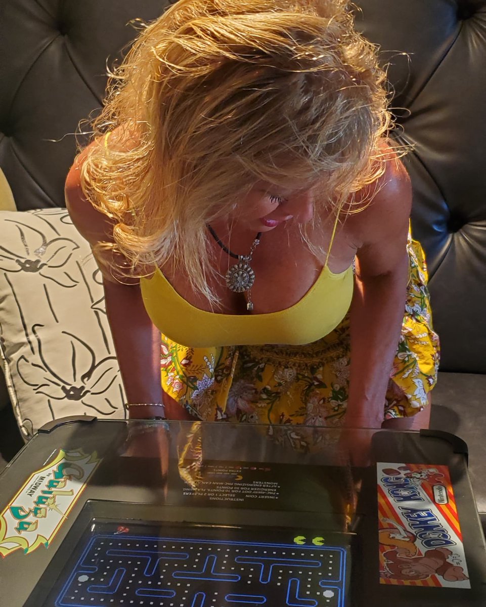 RebaFitness's tweet photo. Anyone up for a fun game of Pac-Man?
.
#pacman #videogame #gamergirl #fundriday #gamer #arcade #gameroom #letshavefun #playtime #arcadegames  #maturelady #modelover50 #rebafitness https://t.co/6Om3Ru6sNz