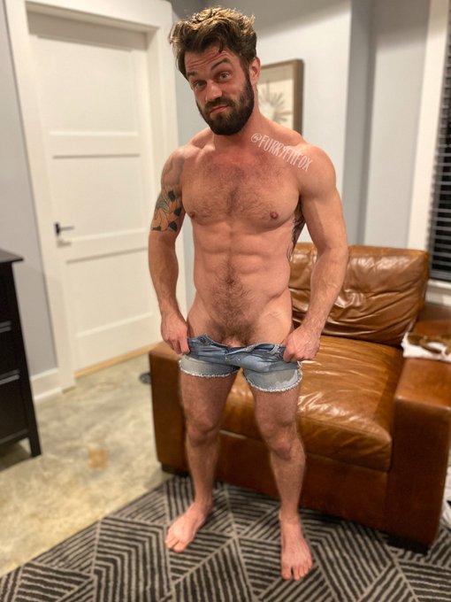 Rough and ready @scallysex @thexxlmen @HotMaleStuds @GAYXXXBLOG @theQueerPig @QueerMeNow @HotGuyZone