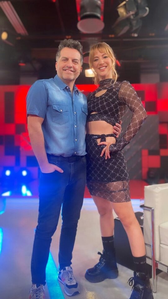 BYB026's tweet photo. Muy grosos cada uno en lo suyo,genios @florivigna con @AngeldebritoOk ,el conductor de @LosAngeles_ok por @eltreceoficial ,hoy en una gran charla íntima📺👏👏#FlorVigna #Vignistas #ÁngelDeBrito #LosÁngelesDeLaMañana #LAM #prendétealtrece https://t.co/p18XDLaOnz