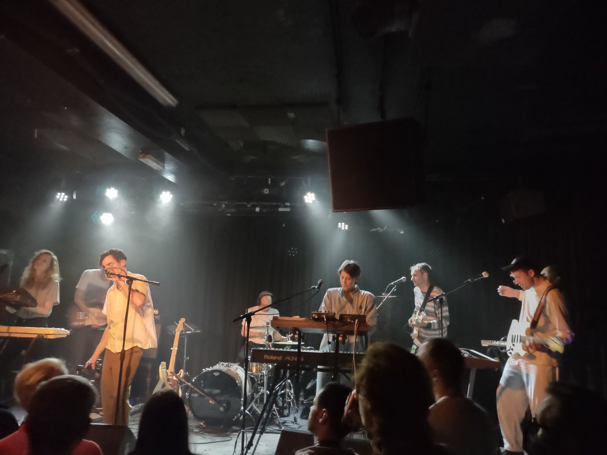 truthscan1's tweet image. So @statstatstats were utterly awesome. Felt like I was watching Talking Heads fronted by the genius of Stephen Tin Tin Duffy both at the height of their powers. My god, I can't believe I only saw them once and it was their last gig. Ever brilliant Eugene McGuiness supported.