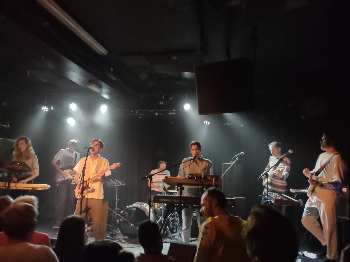 truthscan1's tweet image. So @statstatstats were utterly awesome. Felt like I was watching Talking Heads fronted by the genius of Stephen Tin Tin Duffy both at the height of their powers. My god, I can't believe I only saw them once and it was their last gig. Ever brilliant Eugene McGuiness supported.