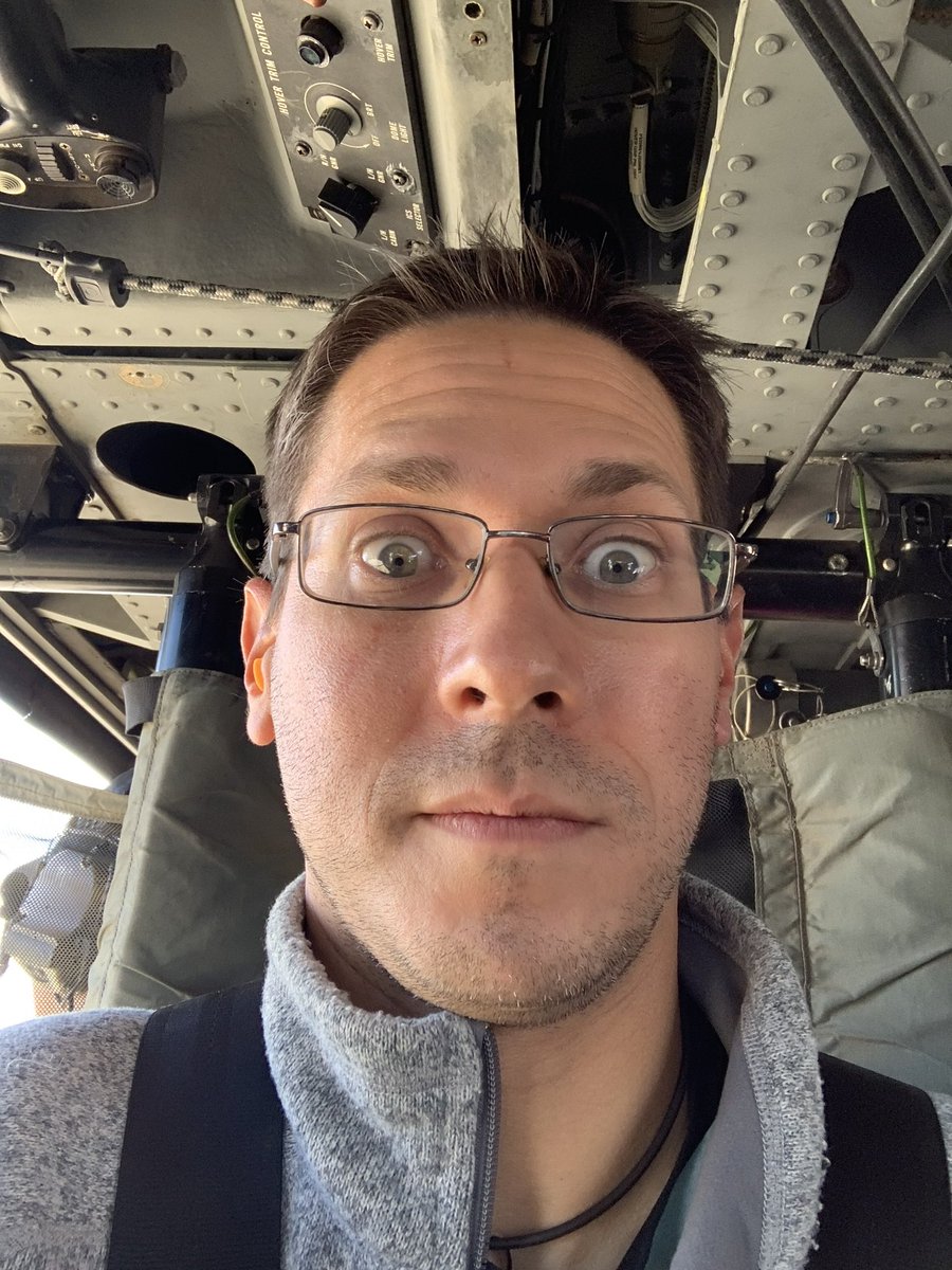 AJMeltzerMD's tweet photo. 🇺🇸🇺🇸🇺🇸Dr. Victor Davila enjoying(?) a Blackhawk ride around town courtesy of those who allow us to sleep peaceably at night…Some nights, anyway. #specialoperators #vasctwitter #medtwitter #America #scottsdale @FutureVascSurgn 🇺🇸🇺🇸🇺🇸 https://t.co/h3olVNdmYN
