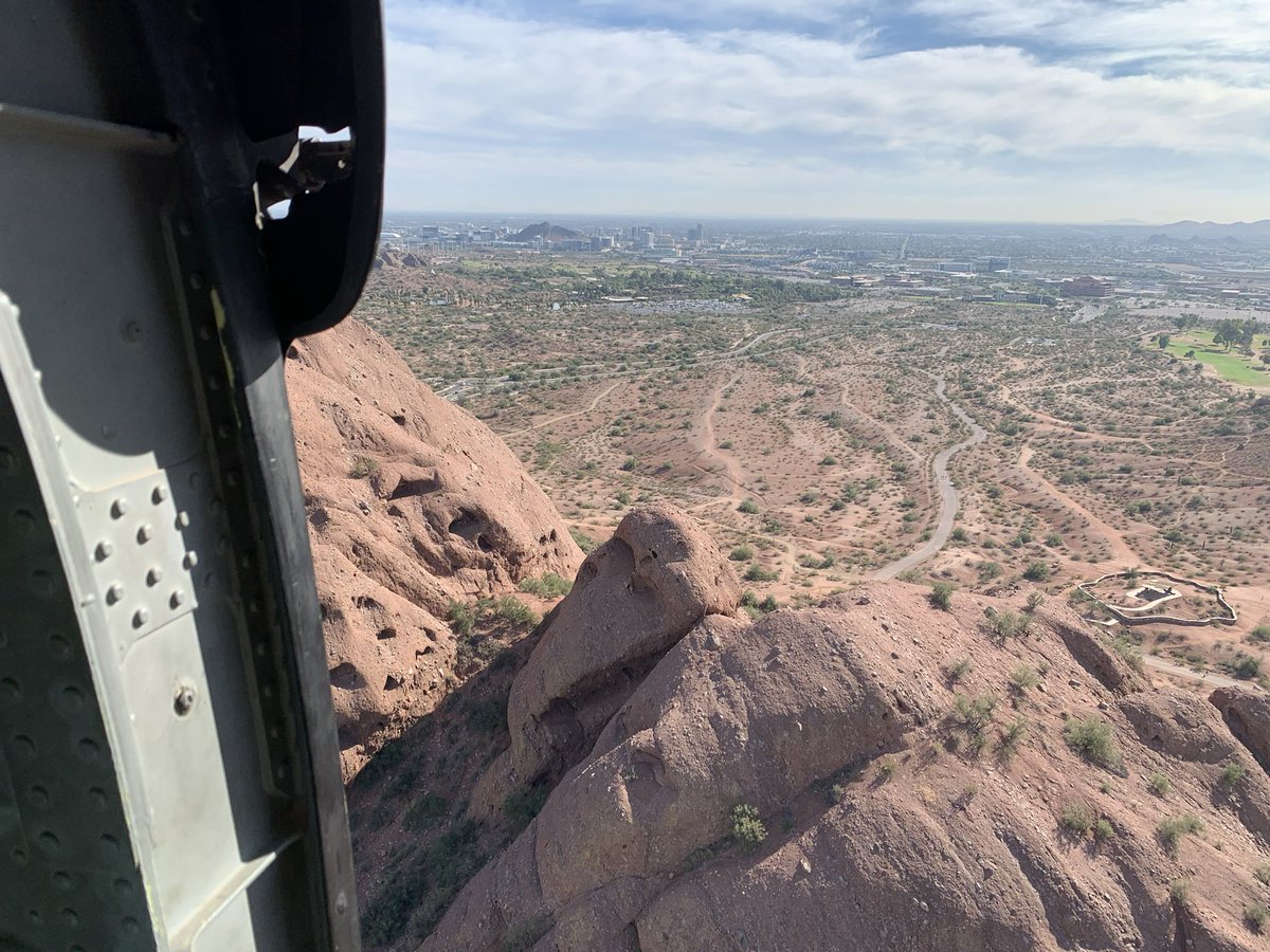AJMeltzerMD's tweet photo. 🇺🇸🇺🇸🇺🇸Dr. Victor Davila enjoying(?) a Blackhawk ride around town courtesy of those who allow us to sleep peaceably at night…Some nights, anyway. #specialoperators #vasctwitter #medtwitter #America #scottsdale @FutureVascSurgn 🇺🇸🇺🇸🇺🇸 https://t.co/h3olVNdmYN