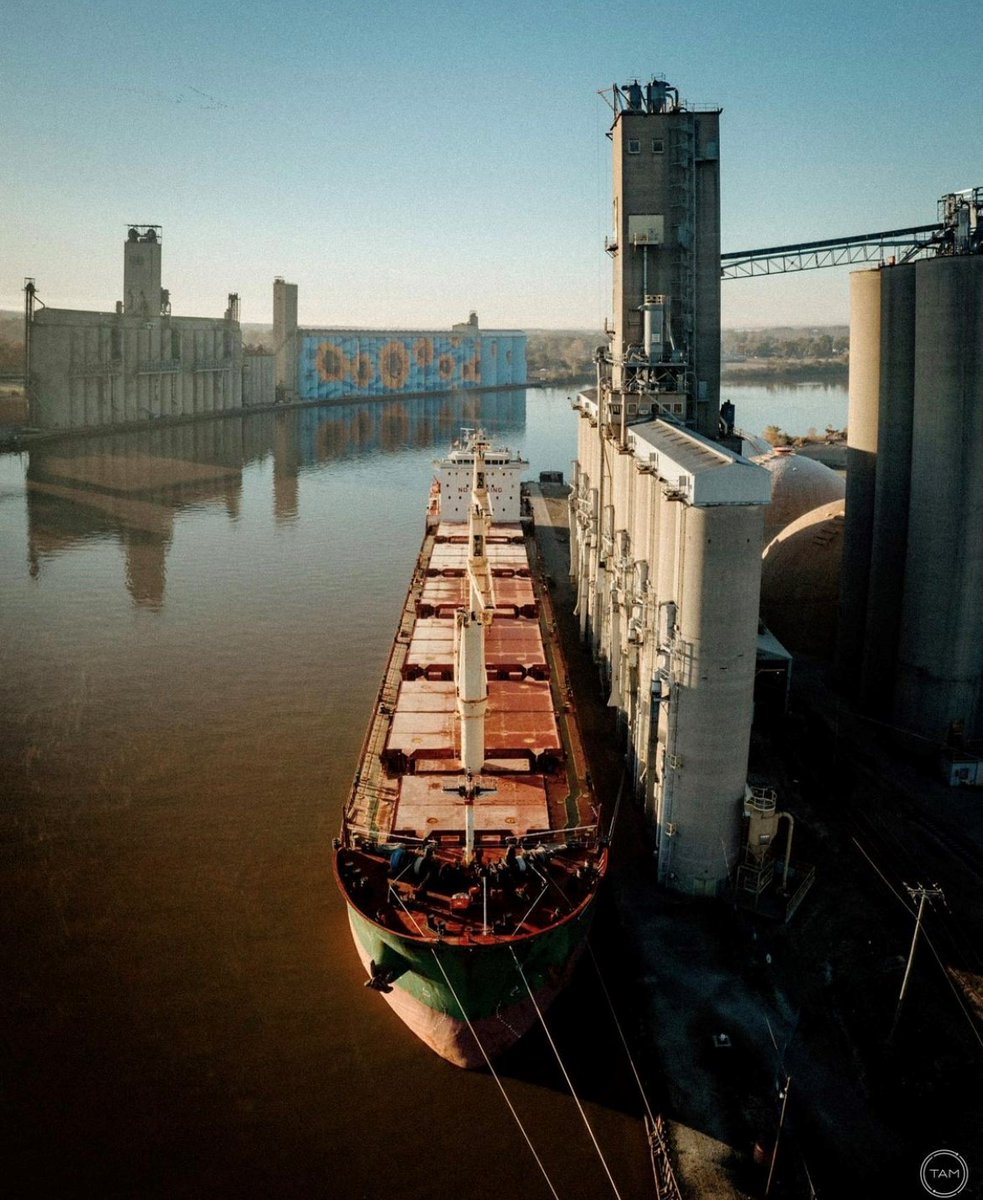 Fun Toledo Fact: The Glass City River Wall is set to be the biggest mural in the U.S.!

#RenaisscanceToledo #youwilldobetterintoledo #RenHotels