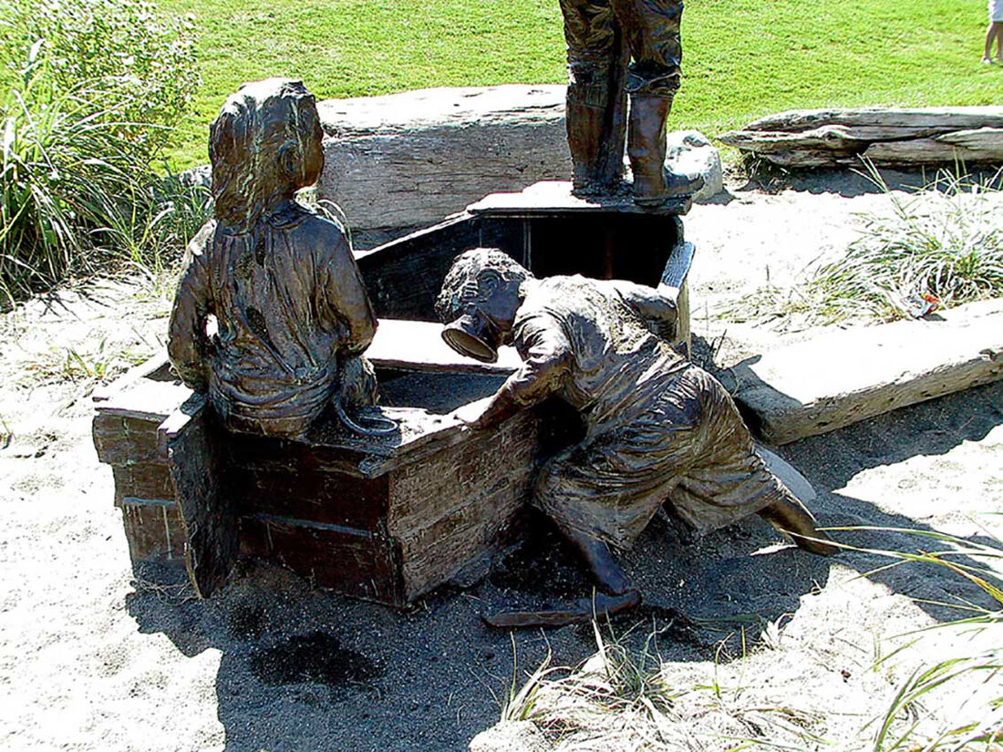 EAFFoundation's tweet photo. This is one of many works of public art that received funding from the Foundation. In our 40+ years of existence, we have given more than $1M to fund public installations. Please support the Foundation with your year-end gift: https://t.co/ZpirE9JbJ7 https://t.co/efK0m0epRp