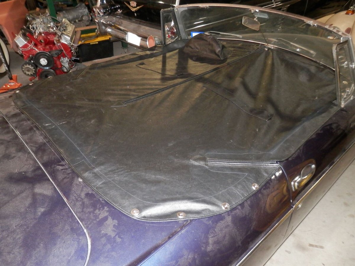 texomaclassics's tweet photo. 1964 MGB - The new snaps have been installed on the Tooneau cover. 
#1964MGB #MGB #Convertible #MGBConvertible #NewSnaps #InstalledNewSnaps #TooneauCover #NewSnapsOnTooneauCover #Snaps #OldCarsNew #ClassicCars #ClassicRestoration https://t.co/Qp0nN6Lla3