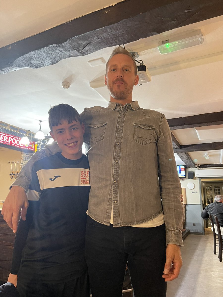 InnSouthbrook's tweet photo. @Mildy_13 Dad one day I will be as tall 😆👊🏼 https://t.co/cMWa0dKmks