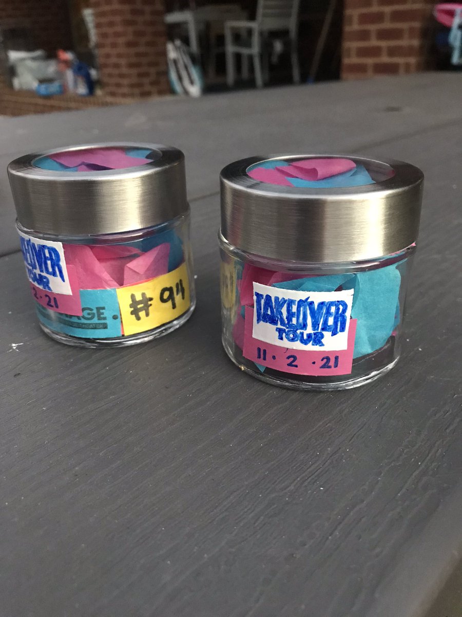 dmadontctrl's tweet photo. finally made da jars with our center stage confetti @mia_morehouse https://t.co/r4uTULeZAx