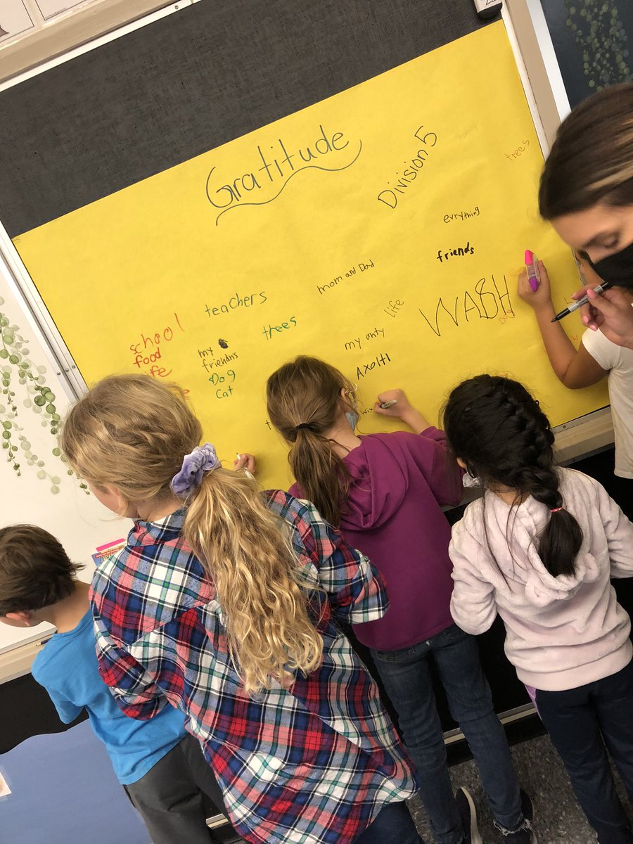 WixBrownSD35's tweet photo. Division 5, our Grade 3 class practiced Gratitude today. We brainstormed all of the things we are grateful for together and then shared them on a class board. We will continue to do this every week. #Gratitude #GratefulHearts #GratefulMinds #MySD35Community https://t.co/n13WzpnYWL