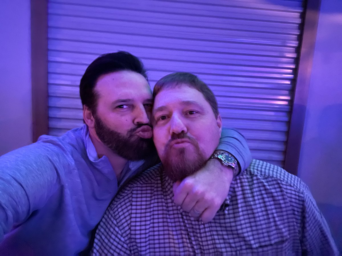 stephenprice09's tweet photo. @MarkWillsMusic Here’s one! 😉#MWFanPhotoFriday https://t.co/jFJRhl4GU3
