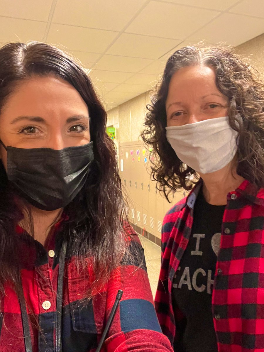 parsonsjt's tweet photo. On Fridays we wear red in support of those brave Americans who are currently deployed ❤️🇺🇸 #Mitchellstrong #REDfriday https://t.co/uzbeAob5AQ