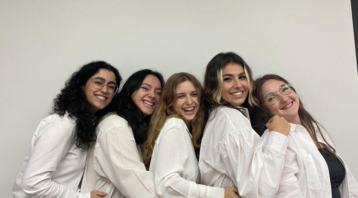 🎓🎓🎓🎓🎓Un pasito más cerca de convertirnos en traductoras, os quiero muchísimo🥺🥺🥰🥰