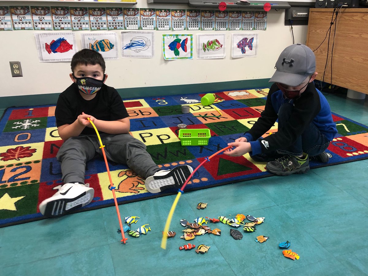 Mdpoole95's tweet photo. Was awesome listening to their conversations as they were playing and ended up making fishing rods, then catching, cleaning and cooking fish! They were pretty proud ☺️ #creativeplayonarainyday @WillGillettAcad @NLESDCA https://t.co/Wf9EEuhB6z