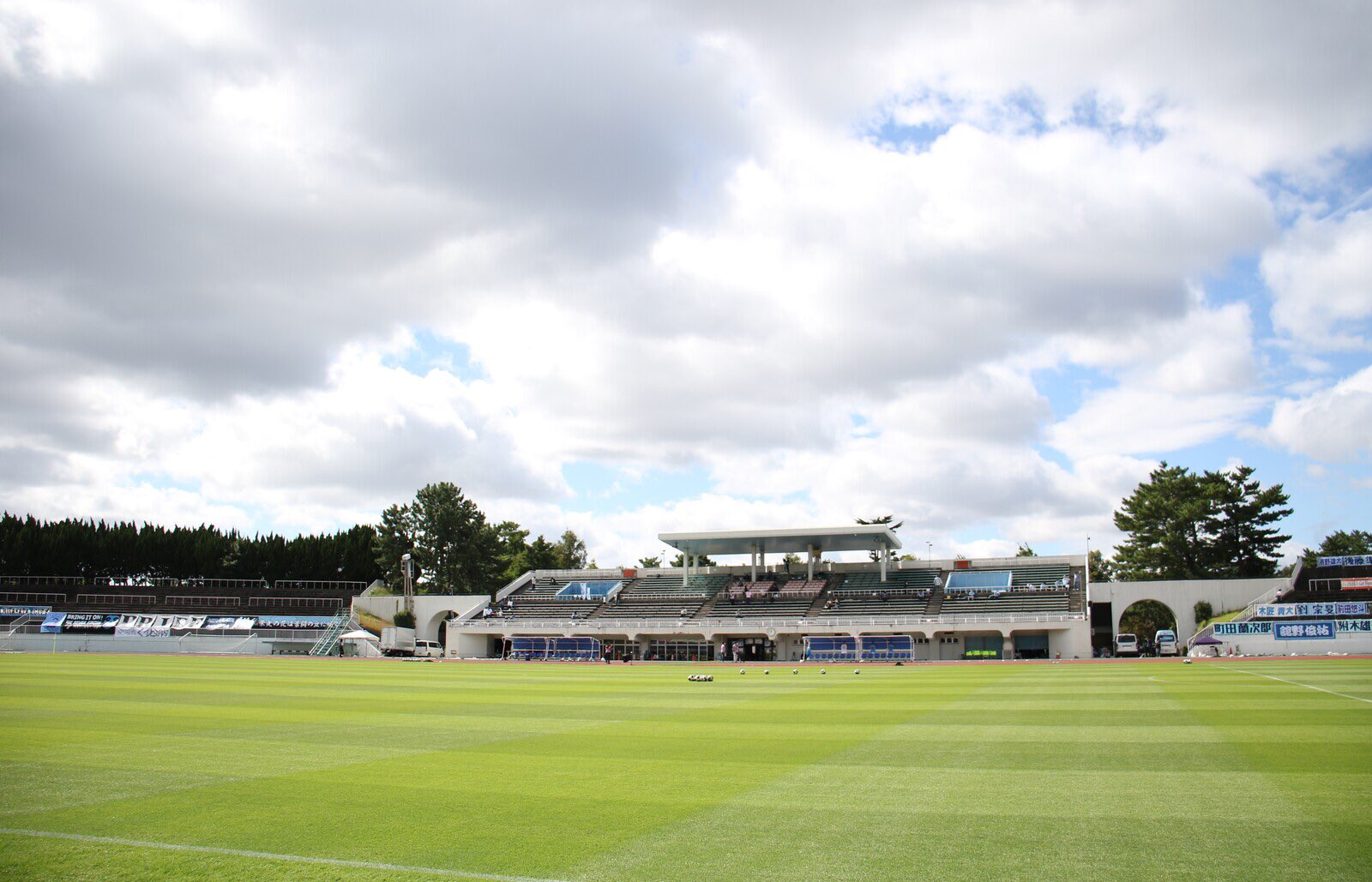 Jgka Twitter पर 第1回gkセレクション 会場 服部緑地公園陸上競技場 Jfl F C 大阪 のホームスタジアムのひとつ 綺麗に整備された芝生で 皆さんのチャレンジを後押しします Gkセレクション Fc大阪 服部緑地 Gk Goalkeeper T Co Ie6iwwqp0t