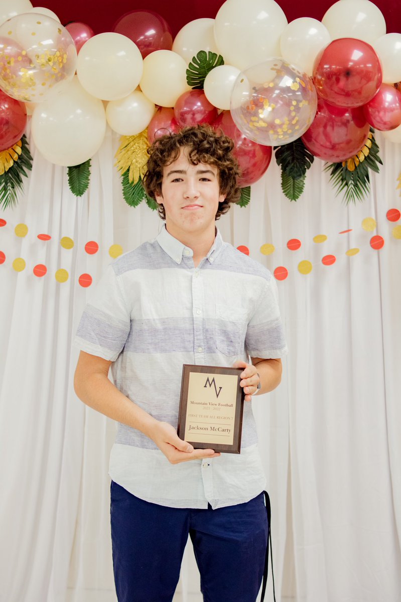 JacksonMcCart19's tweet photo. Blessed to be named 1st team 
Region 7! @football_mtn https://t.co/iYKvsuRolc