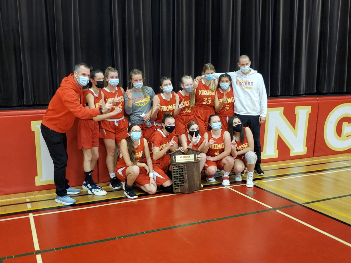 HammarskjoldP's tweet photo. Congratulations to our Jr Girls Basketball team. SSSAA city champions! Great close game against the @TBCDSB_Ignatius Falcons.  64 -44.  Way to go girls! #vikingproud @LakeheadSchools #LPStb https://t.co/xgEvucI3z1