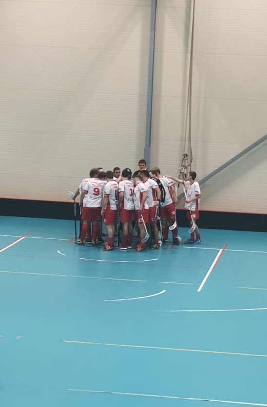 Uzvara 9:8 un Liepupes komanda dodas mājās ar tukšām kabatām! Labākais spēlētājs: Aksels Šoks 4 (1+3) punktiem. 
#PēduNav #Valmierasnovads #florbols #floorball #Oxdog #Boostyourperformance #florbolaveikalsSIGULDA