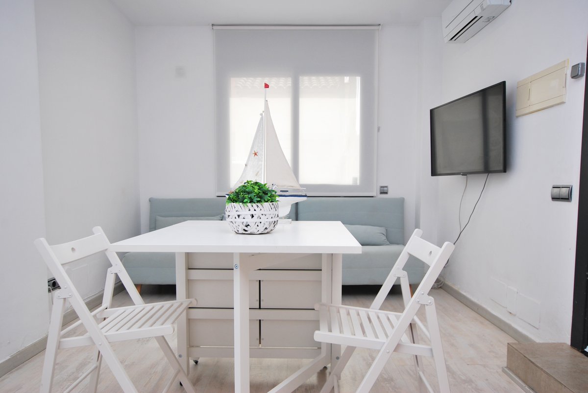 HT_vacacional's tweet photo. ¿Buscas pasar un tiempo en Vilassar de Mar? En el corazón del pueblo, ¡totalmente equipado! 💛😘
🛏 1 habitación
🛁 1 baño
🛋 Salón comedor
🍽 Cocina equipada
https://t.co/jdfJ4RDVgj
👋 https://t.co/QUd9drIJq7 ☎ 93 011 19 54
#HelloTime #VilassarDeMar https://t.co/bLQ6mGRb5N