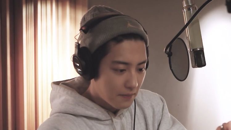 cyhourly's tweet photo. 엑소 찬열  #CHANYEOL #찬열 #チャニョル #灿烈 https://t.co/jLSuJGuSyM