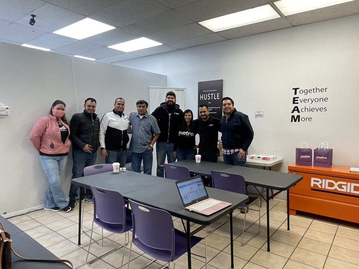 UsaCellular's tweet image. Great early Friday morning meeting with Cellular USA leaders team. EP Cellular USA is ready to grow and for this last quarter of the year! 💥💯
@Ali_Mehdi4 @tripanuj @JonFreier @JohnnellRoberts @SteveGerevas @ejstubbs4