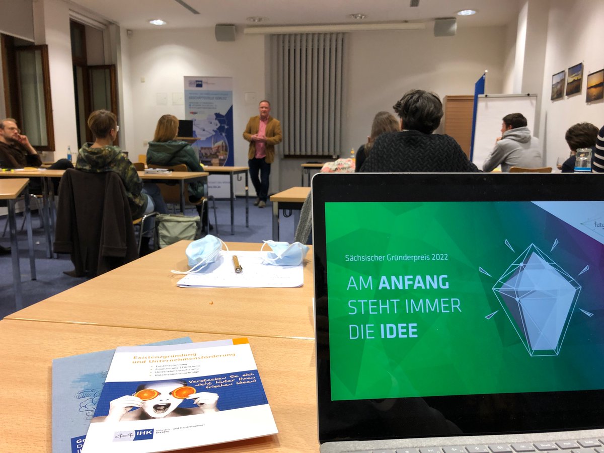futureSAX's tweet photo. Passend zur #Gründungswoche fand heute in #Görlitz das StartupCamp Lausitz statt. Neben Workshops zu Themen wie Finanzen &amp; Rentabilität, bot sich auch die Möglichkeit für einen regen Austausch.
➡️ Mehr zum Event: https://t.co/VShDWelWMu
#InnovationmadeinSaxony https://t.co/si6BII07Cd