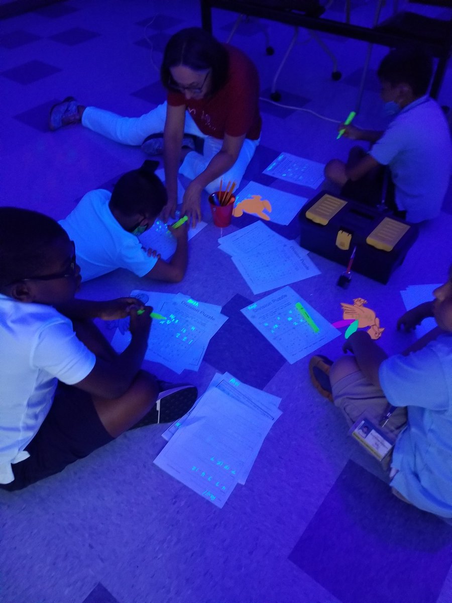 Mrs. Styra tweet media