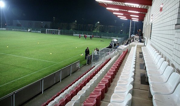 german_stadiums's tweet photo. Team - @FCOBERNEULAND 
Ground - Marko Mock Arena
Capacity - 5,050
League - Regionalliga Nord Süd

#FCOberneuland #MarkoMockArena #RegionalligaNordSüd #germanfootball #germanfootballstadium #football #footballstadium #groundhopper #groundhopping https://t.co/eHz0dNWVZe