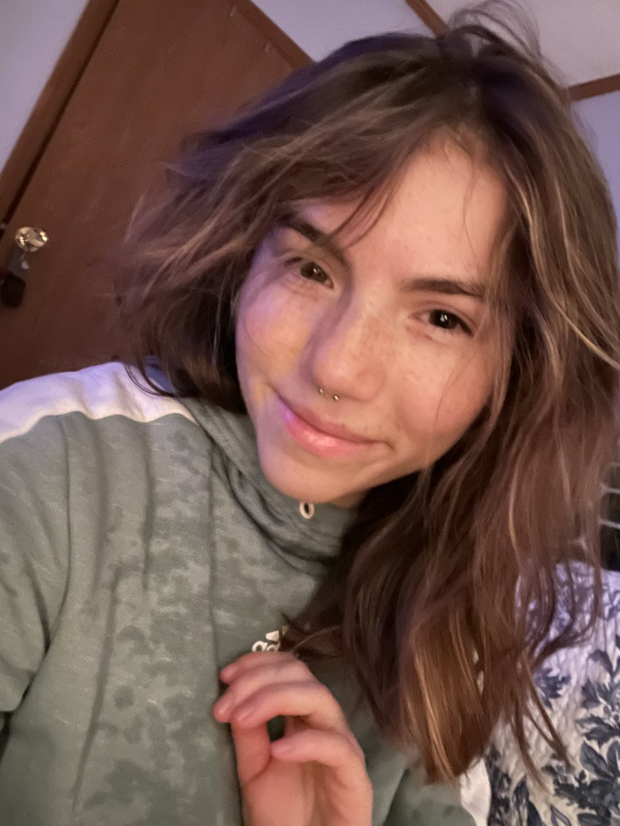 haileyjamann's tweet photo. pre/post run 🏃‍♀️ ❄️ https://t.co/IpDKJIQHnY