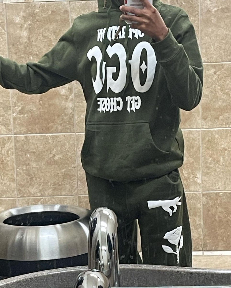 Ogcbrand's tweet photo. Color options‼️Gotta drip the babies too🌹DM me still working on putting them on the site!
#operationgetchose #smallbusinessowner #Clothing https://t.co/LUnLnReTlD