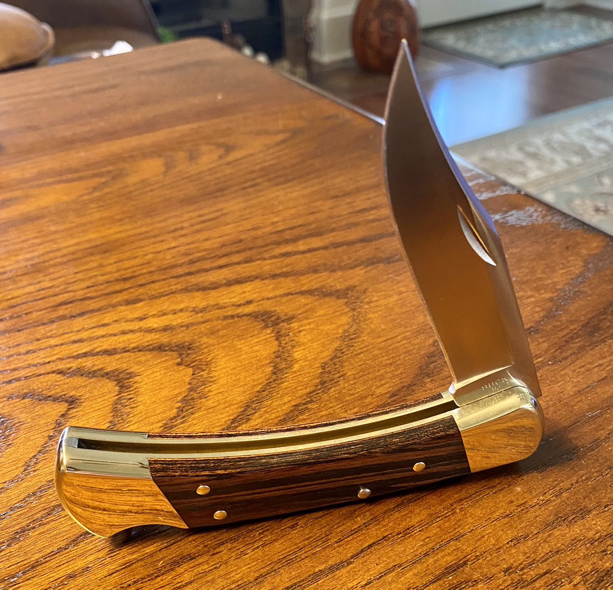 7Doc_S's tweet photo. I have owned and used this BUCK knife for many, many years. I gave it to my grandson Jameson last year. I asked him to let me have it for a couple of days so I could clean it up a bit. It’s like brand new. He will be very pleased. #flitz #dremeltool https://t.co/T2SnnJJEmh