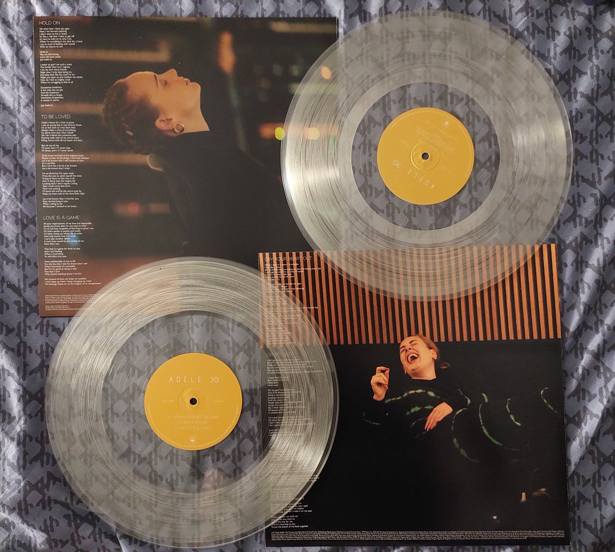 JaviSnower's tweet photo. Por fin el nuevo álbum de Adele!!!
En la edición vinilo transparente 😍
#Adele30 ✨@AdeleAccess @Adele_Espana @Adele_Spain https://t.co/egDfc0re2Z