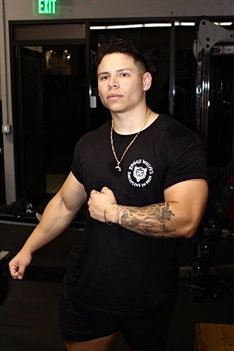 jeremyflores23's tweet photo. It takes $0.00 and 1 sec to RT &amp; follow my company 🙏🏻🙏🏻 
Just a new business owner trying make a name for himself https://t.co/dC18kRJk9J