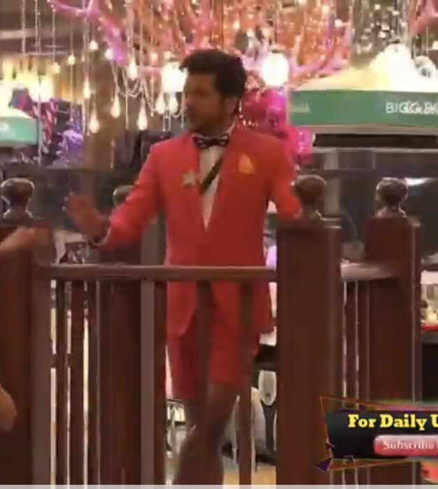 twiligh74230738's tweet photo. pant tu pehan lete 🤣🤣🤣🤣🤣🤣 itna darra hua hai 🐍..

#tejran #Karankundrra #TejasswiPrakash https://t.co/ZqeG18JK8u