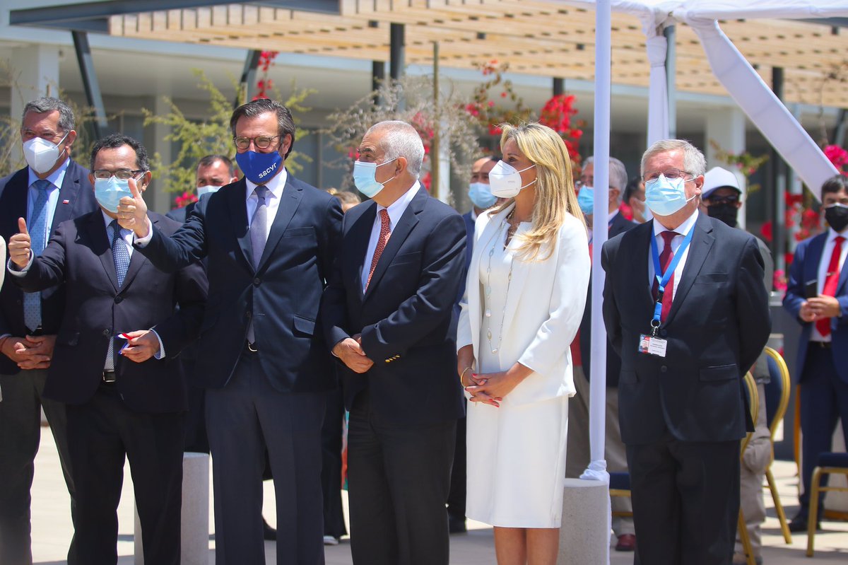 DPPPetorca's tweet photo. 📌Nuestra Delegada @mpazsante participó junto al presidente @sebastianpinera, el @ministeriosalud , @MinagriCL , @mop_chile y el @DPRValparaiso, en la inauguración y puesta en marcha del nuevo Hospital Biprovincial Quillota-Petorca. 
#MásHospitalesParaChile https://t.co/EEG8vROSJF