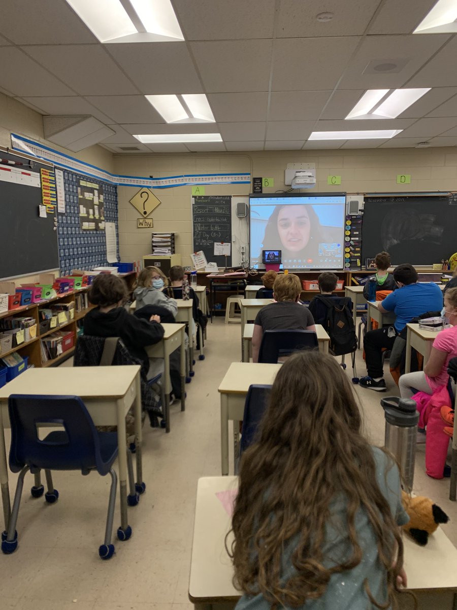 Mme Trepannier's Core French parle francais on Thursday with a Teacher from Belgium about about culture and language #Global connections #inspiredlearning #Guesswhowemetatschool #googlemeetsrock <a href="/PVWPanthers/">PineViewPS</a>