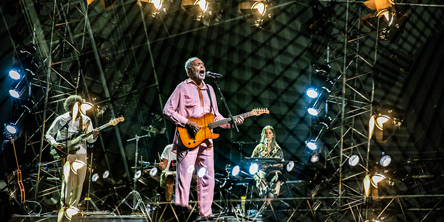 gilbertogil's tweet photo. #TempoRei lembrando do nosso esperado retorno aos palcos, na turnê Gil In Concert, que percorreu a Europa. Estas são imagens dos shows em Portugal.
Aonde vocês gostariam de shows pelo Brasil?
#GilInConcert #GegeProds #EquipeGil
Fotos: Marcelo Tabach e Rodrigo Simas https://t.co/qBfhASEXyv