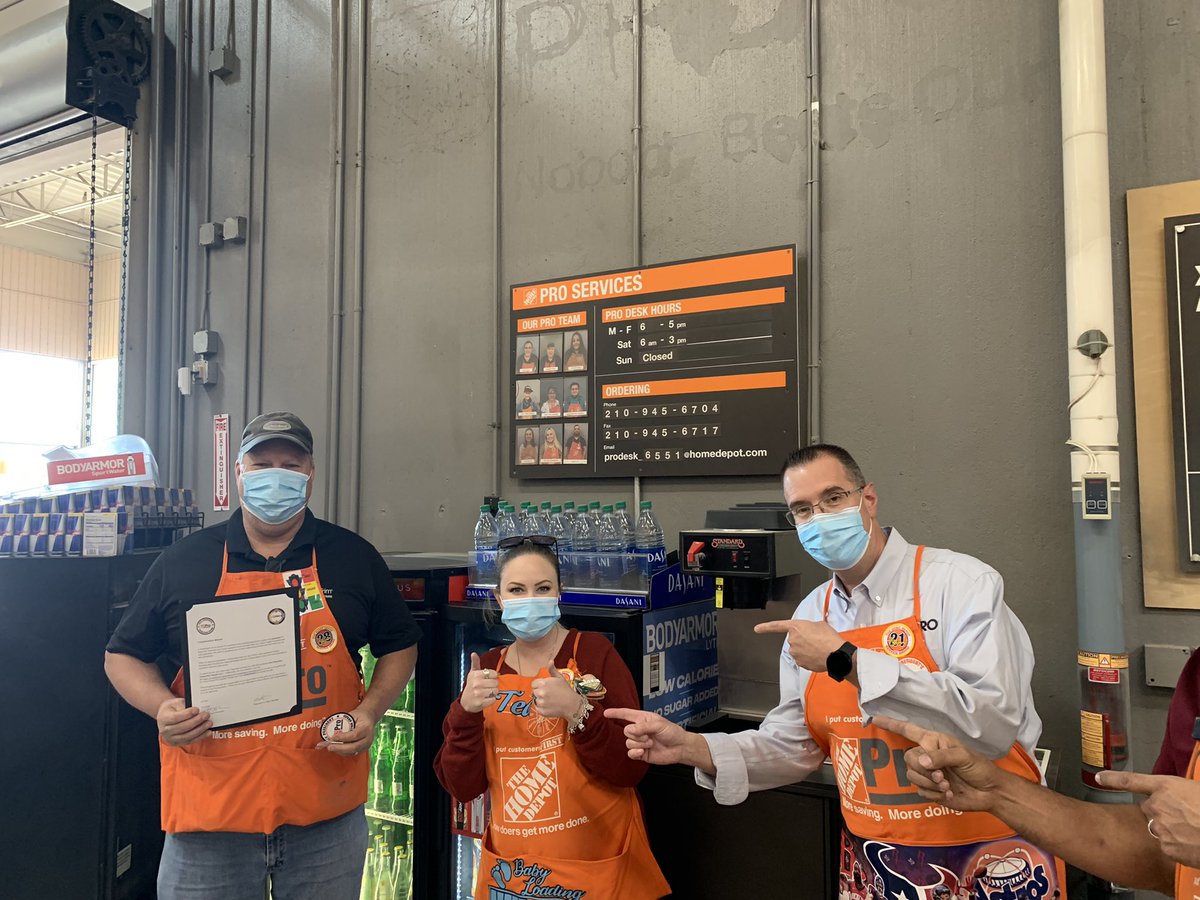 Time to Celebrate Roger at 6551 for providing Excellent Customer Service and finding solutions towards growing Pro Accounts. Congratulations on receiving this Vice President Graduation Award! <a href="/rayhinthdpro/">Ray Hinson</a> <a href="/MattLeslie11/">Matt Leslie</a> <a href="/bjp84/">BJ Powers</a> <a href="/FrankBlakePro/">Frank Blake</a> <a href="/THDchuck/">Chuck Binder</a> <a href="/Marcos_THD/">Marcos Mendez</a>