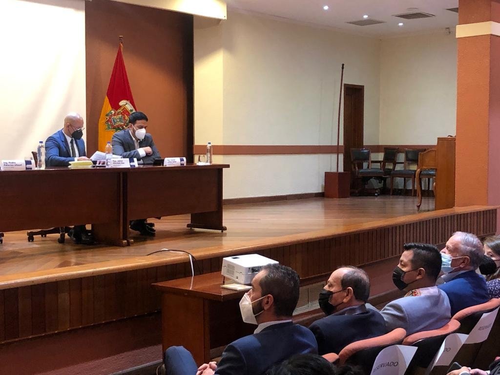 Participando del evento de socialización del Plan de Creación de Oportunidades 2021 - 2025 y la presentación del Índice de Capacidad Operativa de los gobiernos autónomos descentralizados. Previo al acto, dialogamos con el  Secretario Nacional de Planificación Jairon Merchan.