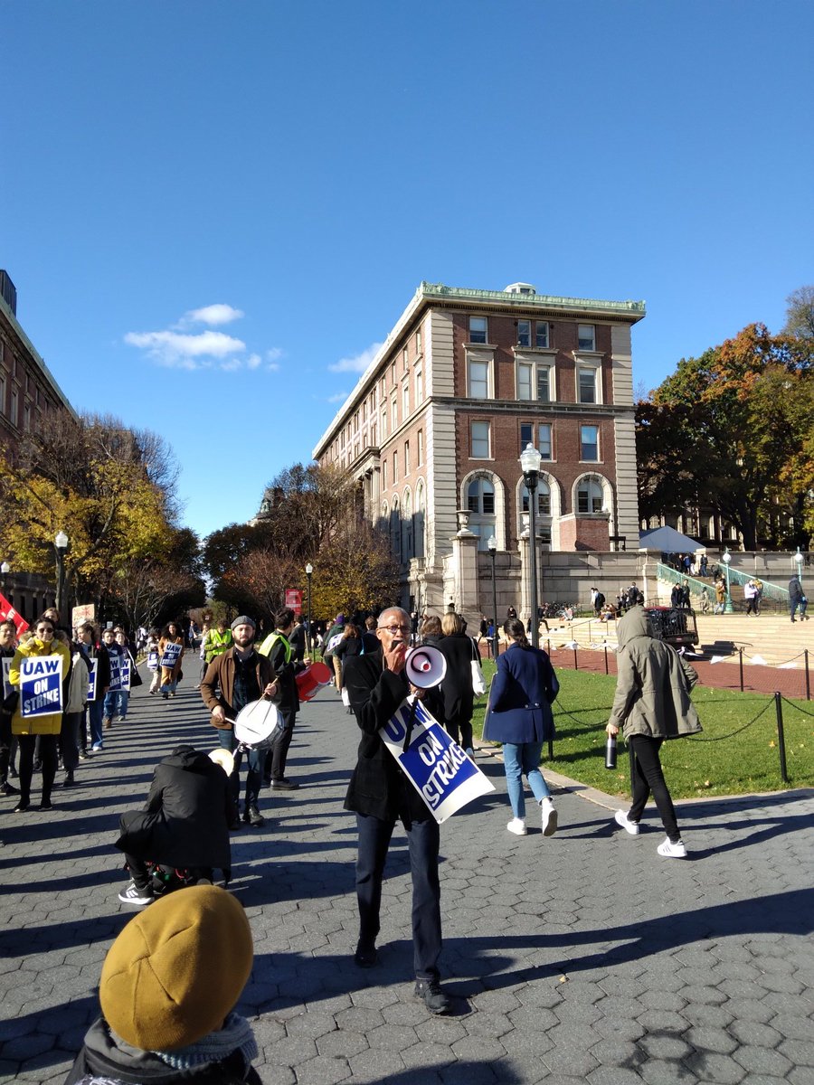 SenatorRJackson's tweet image. I'm out here in solidarity with @SW_Columbia, #CUonStrike for better pay, more comprehensive healthcare, better practices around discrimination &amp;amp; harassment cases. Columbia do better; union-busting is immoral, withholding wages &amp;amp; stipends from striking workers is inhumane.