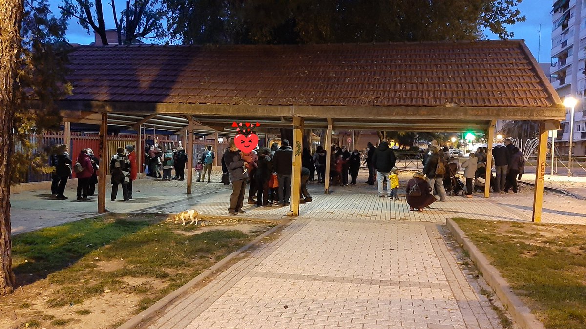 Protesta pacífica, lúdica y cumpliendo a rajatabla el protocolo COVID. Nuestra enhorabuena a la organización <a href="/AMPA_ElRincon/">El Rincón</a>. <a href="/telemadrid/">Telemadrid</a> <a href="/antena3com/">Antena 3</a> <a href="/telecincoes/">Telecinco</a> <a href="/Teleganes/">Teleganés</a> <a href="/Desayunos_tve/">Los Desayunos</a>