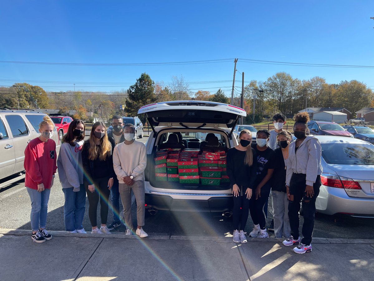 HSTHealthSci's tweet photo. Highland HOSA (Future Health Professionals) sharing some holiday love with Operation Christmas Child. 53 boxes were filled during our annual collection week. 
@nc_hosa @HighlandGaston @GCSCTE @OCC_shoeboxes @CTEforNC https://t.co/oWM7K2kB9c