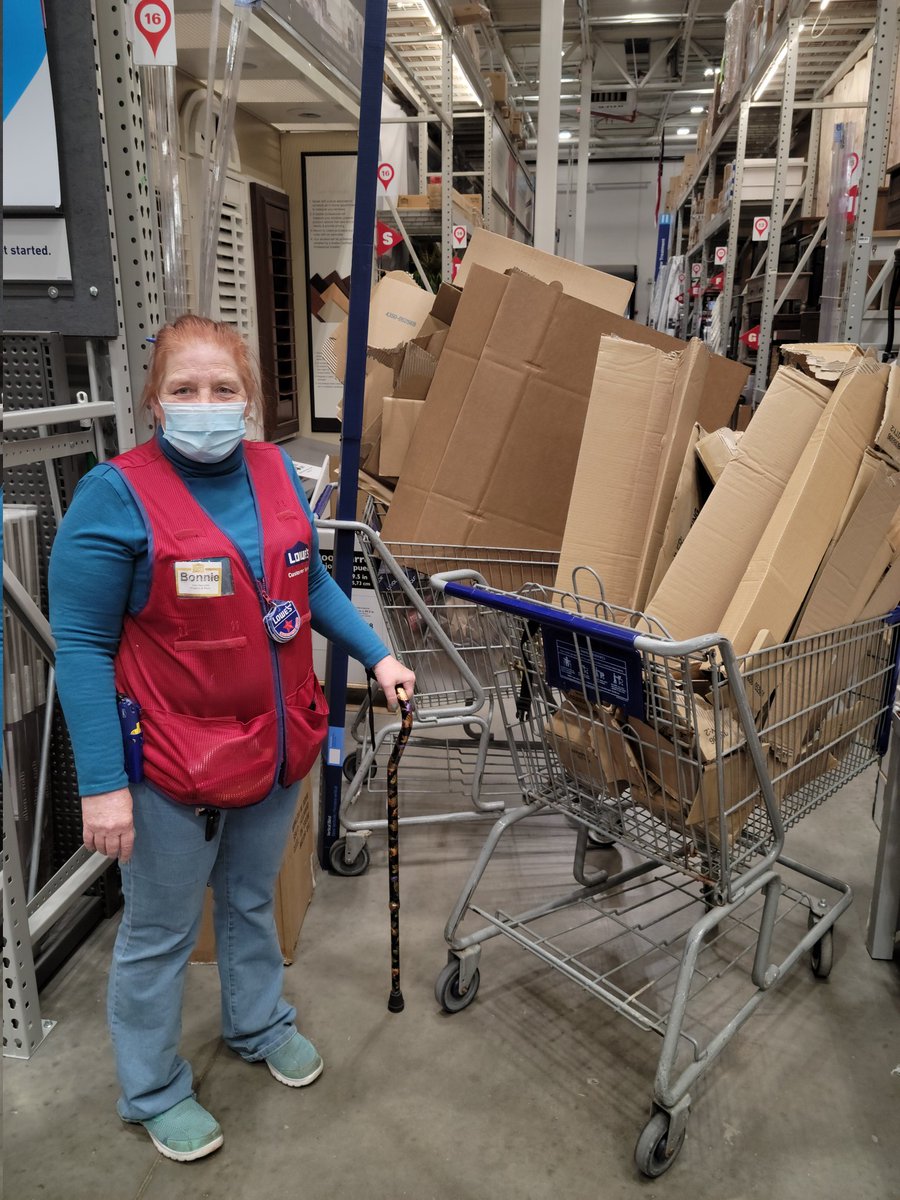 BrendanColner's tweet photo. Bonnie doing a great job packing down in Lowes of W Amherst! #r18powerpackdown #cardboardchallenge @KovacikSteve https://t.co/dnIq29xKKB