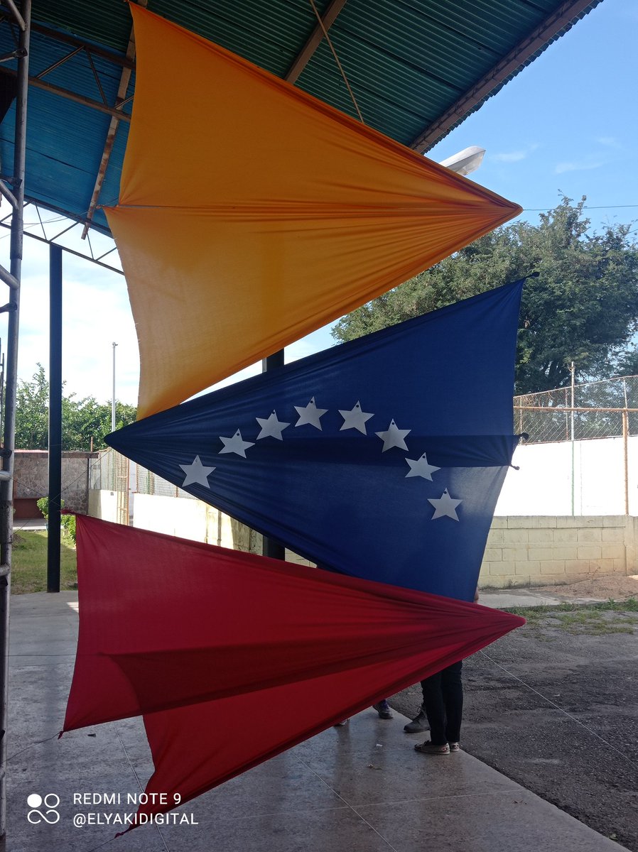 LYakyDigital's tweet photo. @idesaPalonegro @regulolacruz @Mcpo_Libertador @NicolasMaduro @dcabellor @Soykarinacarpio @HectorCardozaC @Mippcivzla @Sec_Ambiente @PuestoComandoRA @puchero344 @LealIrreverente @memdizabal @Troyano1956 @viasdearaguas @ElAragueno @Elperiodiquito #VenezuelaRecordEnVivienda
#ReguloRepite
#VenezuelaTieneConQué
@regulolacruz es garantía de seguir manteniendo y embelleciendo los espacios de nuestro @Mcpo_Libertador https://t.co/tcpuQNs5TB