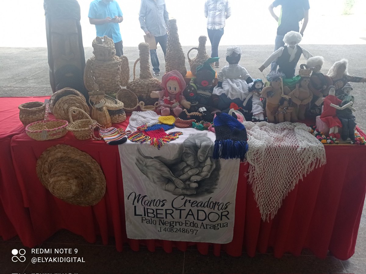 LYakyDigital's tweet photo. @idesaPalonegro @regulolacruz @Mcpo_Libertador @NicolasMaduro @dcabellor @Soykarinacarpio @HectorCardozaC @Mippcivzla @Sec_Ambiente @PuestoComandoRA @puchero344 @LealIrreverente @memdizabal @Troyano1956 @viasdearaguas @ElAragueno @Elperiodiquito #VenezuelaRecordEnVivienda
#ReguloRepite
#VenezuelaTieneConQué
@regulolacruz es garantía de seguir manteniendo y embelleciendo los espacios de nuestro @Mcpo_Libertador https://t.co/tcpuQNs5TB