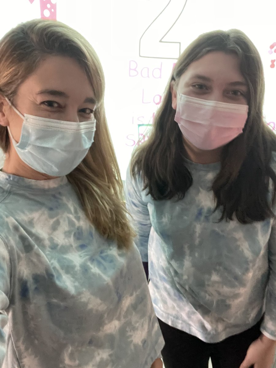 Twinning before twin day #startinganewtrend #ihavethesameclothesasmystudents <a href="/HurleyMiddle/">Dr. Kevin Hurley MS</a> <a href="/OldNavy/">Old Navy</a>