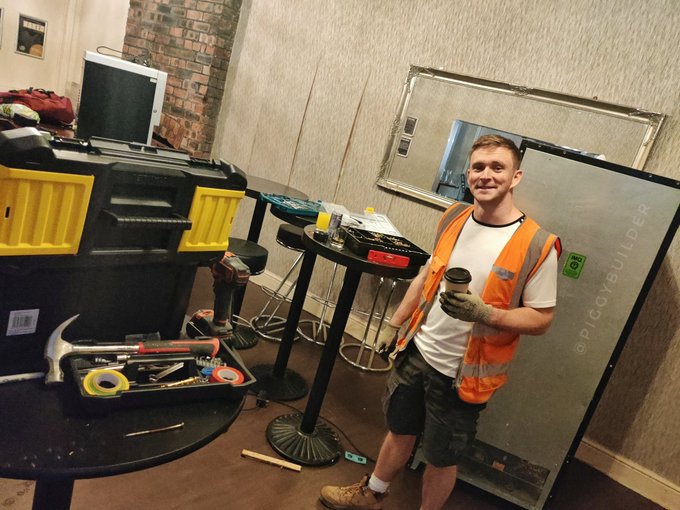 Let the refurb commence! 🔨 @mikecoe88's latest venue (NB the hi vis is still necessary as it means I<a class="tags" target="_blank" title="On Twitter" href="/?out=eyJ0eXAiOiJKV1QiLCJhbGciOiJIUzUxMiJ9.eyJpYXQiOjE3MjA3MzMxMTcsImlzcyI6InR3cG9ybnN0YXJzLmNvbSIsIm5iZiI6MTcyMDczMzExNywiZXhwIjoxNzUyMjY5MTE3LCJyZWRpcmVjdF91cmwiOiJodHRwczovL3R3aXR0ZXIuY29tL21pa2Vjb2U4OCJ9.uNnu4uESnIOzl0mrJxs9tKMHIBxlGVkVMU4mORuxzF8v2E7C4_JC6TfuxtfMb_kdEZ60x5TCzRbnLfBB0Nye1A">@mikecoe88</a><a href="/tag/fail"class="tags"><span>#fail</span></a>