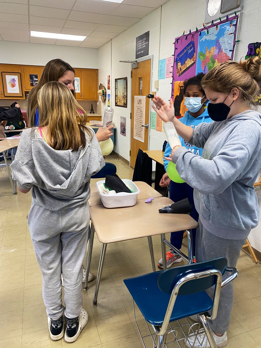 EmWoodsPE's tweet photo. Making stress balls in health class today!  @HeimMiddle_WCSD #healthed #stressmanagement #mentalhealth #nysahperd @nys_health https://t.co/flG3tJ60if