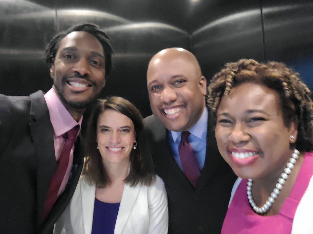 DrHeardGarris's tweet photo. My #teamsstrong! Y'all this lovely group= my fellow #Pozen @commonwealthfnd c/o 2023 @YaleSOM. These are the folks we've been waiting for people here to change the world. Using #business to improve #healthequity. #thefutureisnow
@DrKnockout (& Alicia Hardy)
@stevenstarksmd https://t.co/KE4w6XFWYA